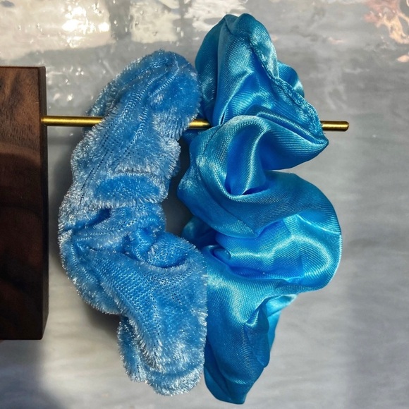 Scrunchie Bundle! Mystery Box- Includes 2-4 Pieces- NEW - Picture 15 of 16